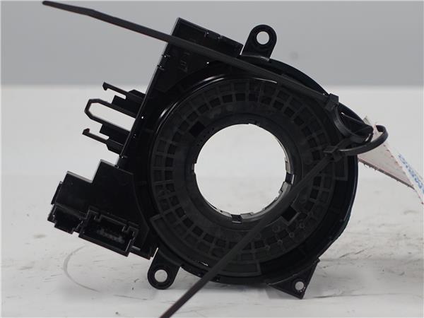 743847