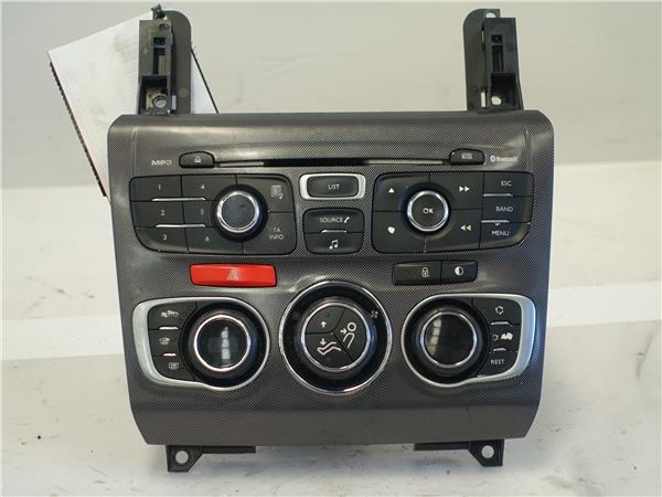 813718