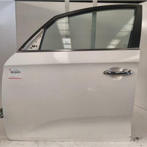 PUERTA DEL. IZDA. Kia carens (rp)(2013->) 1.7 Emotion [1,7 Ltr. - 100 kW CRDi CAT] D4FD - #Prov# D4FDPROV BLANCO    Delantera Izquierda