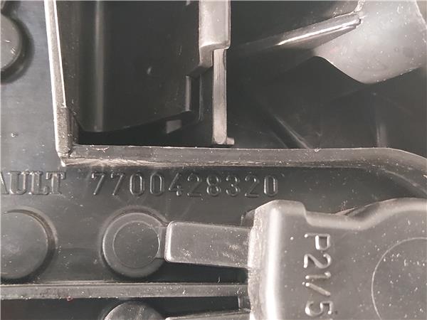 PILOTO TRA. IZDO. Renault megane i (ba0/1_) 1.9 dTi (BA1U) F9Q 744 F9Q744 7700428320. 7700428320 VERDE Bombilla Faro Izquierdo Lámpara lateral Luz Trasero - Imagen 3