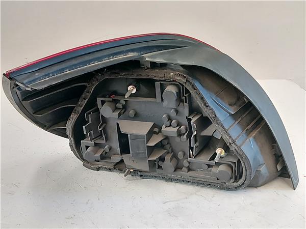 PILOTO TRA. DCHO. Ford mondeo ii sedán (bfp) 1.8 TD RFN 23240218 VERDE Bombilla Derecha derecho Faro Lámpara Luz Trasera trasero - Imagen 2