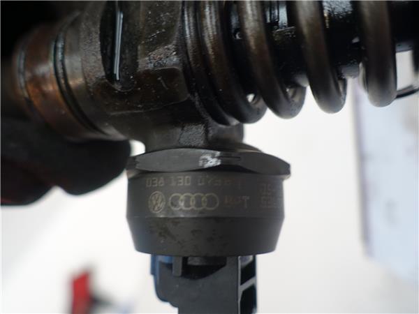 INYECTOR Volkswagen polo iv (9n1)(11.2001->) 1.4 TDI BNM 038130073 38130073 ROJO - Imagen 2