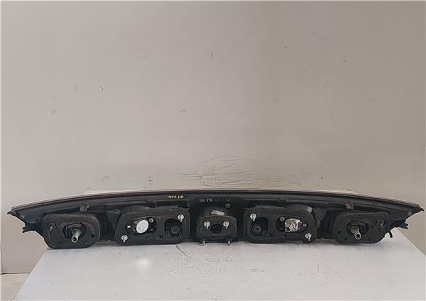 PILOTO TRA. CENTRAL Honda civic viii hatchback (fn, fk) 2.2 CTDi N22A2 132-16721 13216721 ROJO traseros - Imagen 2
