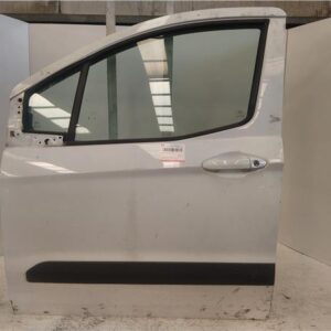 PUERTA DEL. IZDA. Ford transit courier (c4a)(2013->) 1.6 Ambiente [1,6 Ltr. - 71 kW TDCi CAT] T3CB - #Prov# T3CBPROV BLANCO    Delantera Izquierda