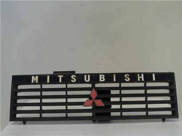 REJILLA CAPO Mitsubishi montero (l040)(1984->) 2.5 TD 4x4 4 D 56 T 4D56T MR38352730 BLANCO CALANDRA DELANTERA RADIADOR capot delantera