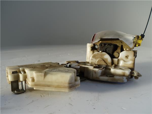 CERRADURA DEL DCHA Nissan terrano ii (r20)(02.1993->) 3.0 Di 4WD ZD30 89-A543 89A543 ROJO