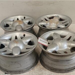 CONJUNTO DE 4 LLANTAS ALUMINIO Nissan terrano ii (r20)(02.1993->) 2.7 TDi  4WD TD27TI 7JX15-25 7JX1525 GRANATE