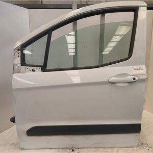 PUERTA DEL. IZDA. Ford transit courier (c4a)(2013->) 1.5 Ambiente [1,5 Ltr. - 55 kW TDCi CAT] XUCG - #Prov# XUCGPROV BLANCO    Delantera Izquierda