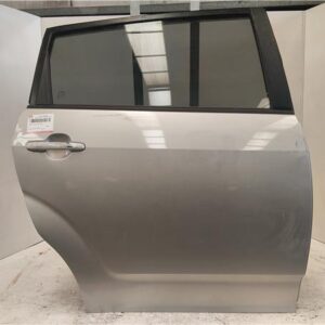PUERTA TRA. DCHA. Toyota corolla verso (r1)(2004->) 2.2 D-4D 2AD-FTV 2ADFTV GRIS    Derechas derechos Traseras traseros